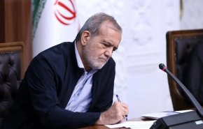 كم عدد المكالمات اليومية من الإيرانيين إلى مكتب بزشكيان؟أرقام ومفاجآت