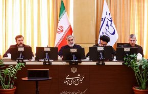 نواب ايرانيون يطالبون برد صارم على القرار الأخير للوكالة الذرية