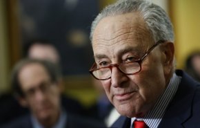 چاک شومر: طرح صلح ترامپ هدیه‌ای تمام‌عیار به پوتین است