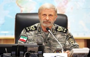 قائد جيش ايران: التلاحم والتآزر بين قواتنا المسلحة رصيد إستراتيجي