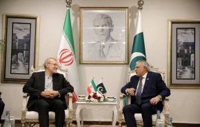 لاريجاني يلتقي وزير الخارجية الباكستاني