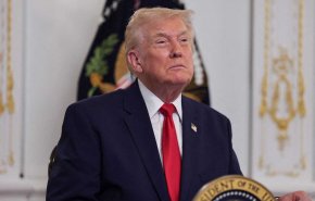 ترامب يوعز لطرد الصوماليين ويهزأ من النائبة الديمقراطية إلهان عمر 