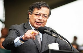 الرئيس الكولومبي يتحدى قرار ترامب حول اعلانه حظر أجواء فنزويلا