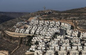 الاحتلال يصعّد سياساته الاستيطانية بقرار بناء ألف وحدة في الضفة