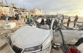 4 شهداء بقصف سيارة بغزة والاحتلال يزعم استهداف قيادي