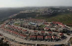 الاحتلال يصادق على بناء 635 وحدة استيطانية بالضفة + فيديو