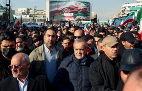 پزشکیان در جمع راهپیمایان تهرانی حاضر شد
