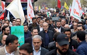 همراهی رئیس‌جمهور با راهپیمایان روز قدس تهران