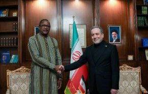 وزیر خارجه بورکینافاسو: ایران به الگویی بی‌بدیل از عزت‌طلبی و استقلال‌خواهی تبدیل شده‌است