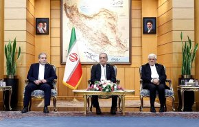 عراقچی همراه پزشکیان عازم قرقیزستان شد
