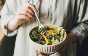 ما العلاقة بين الحمية منخفضة الكربوهيدرات وارتفاع الكوليسترول الضار؟