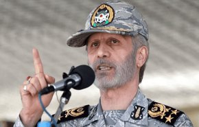 اللواء حاتمي يشيد بإنجازات الدفاع الجوي في تعزيز القدرات الدفاعية 