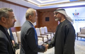 الرئيس الإيراني وولي عهد أبوظبي يلتقيان على هامش قمة بريكس