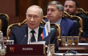 پوتین: کل سیستم روابط بین‌الملل در حال فروپاشی است
