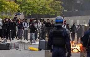فرنسا تحتجز 2000 شخص (90% منهم قاصرون)؛ وطهران تندد 