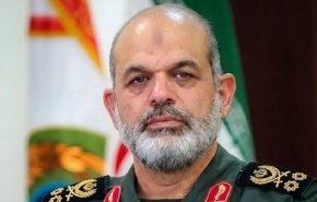 سرلشکر وحیدی: هیچ قدرت فرامنطقه‌ای حق تهدید و دخالت در تنگه هرمز و خلیج فارس را ندارد