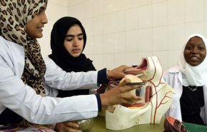 من مختلف الدول إلى الجامعات الإيرانية.. إقبال متواصل رغم الحرب