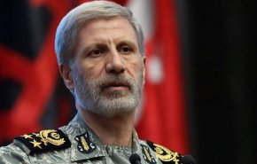 ایستادگی مقتدرانه رزمندگان ارتش در برابر دشمن، جلوه‌هایی از پیوند ایمان و اقتدار است