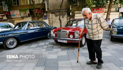 گردهمایی خودرو های کلاسیک در همدان