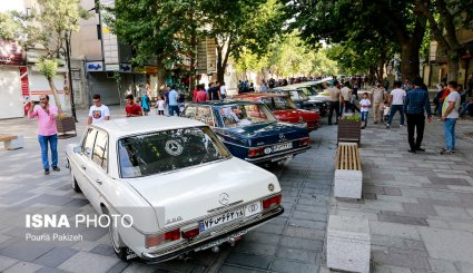 گردهمایی خودرو های کلاسیک در همدان