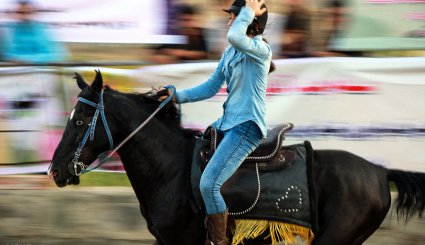 جشنواره بازیهای بومی محلی با اسب در سنندج/ تصاویر