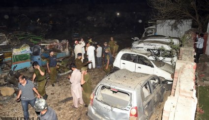انفجار خودروی بمب‌گذاری شده در لاهور پاکستان
