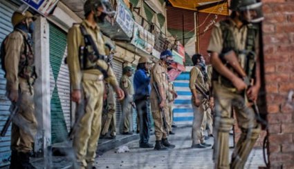 Kashmir Violent Protest Erupts in Srinagar
