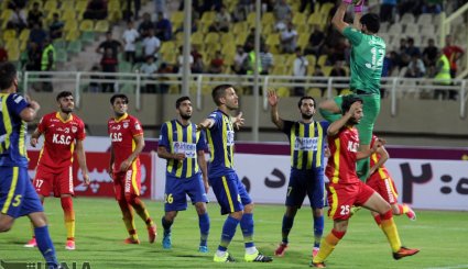 هفته چهارم لیگ برتر فوتبال/دیدار تیم های فولاد با گسترش فولاد. تصاویر