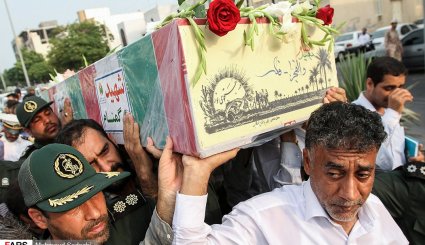 تشییع پیکر مطهر 11 شهید دفاع مقدس در بوشهر