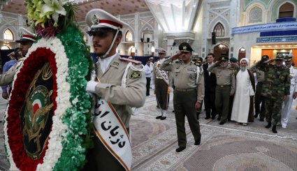 Army chief renews allegiance with Imam Khomeini
