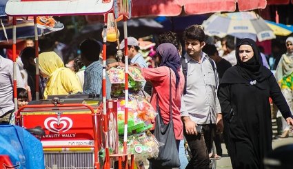 Muslims in Kashmir Preparing to Celebrate Eid Al-Adha
