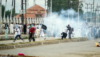 درگیری پلیس هند و نمازگزاران عید قربان در کشمیر
