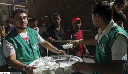 توزیع ۲۲۰۰کیلوگرم کیک در عید سعید غدیر خم