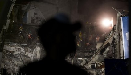 جستجوی برای بازماندگان احتمالی زلزله در مکزیکو سیتی