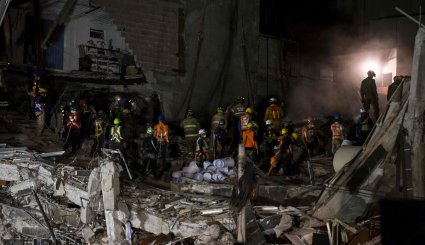 جستجوی برای بازماندگان احتمالی زلزله در مکزیکو سیتی