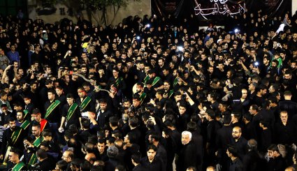 مراسم عزاداری سنتی چارچو گردانی در حسینیه سادات استهبان
