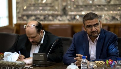 تصاویر/ دیدار معاون اول رئیس دفتر حماس با دکتر لاریجانی‎