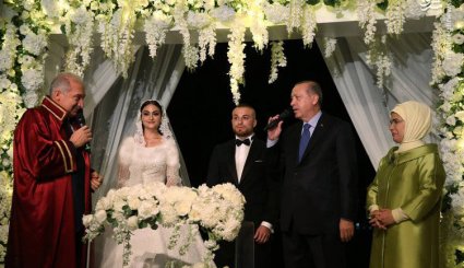 تصاویر/ اردوغان در مراسم عروسی یک فوتبالیست