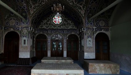 قبر بنت الوزيرالايراني اميركبير في مدينة اصفهان 