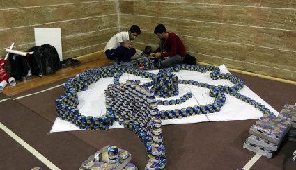 مسابقة الهياكل المصنعة من المعلبات في مدينة يزد في ايران 