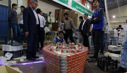 مسابقة الهياكل المصنعة من المعلبات في مدينة يزد في ايران 