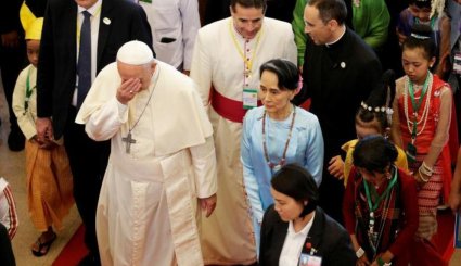  دیدار پاپ و رهبر میانمار