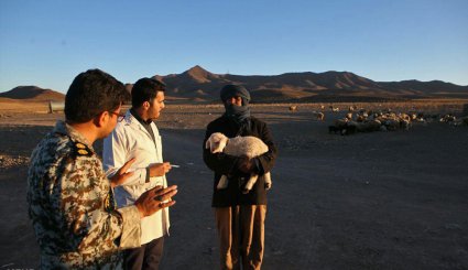 ارایه خدمات درمانی پدافند هوایی ارتش در منطقه عشایر نشین چاه عمار