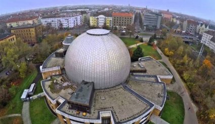 القبة السماوية زايس في برلين