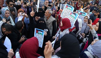 بالصور.. مظاهرات ضد قرار ترامب بعد صلاة الجمعة بالأزهر