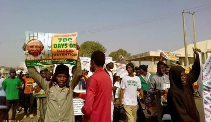 راهپیمایی شیعیان نیجریه اعلام همبستگی با شیخ زکزاکی