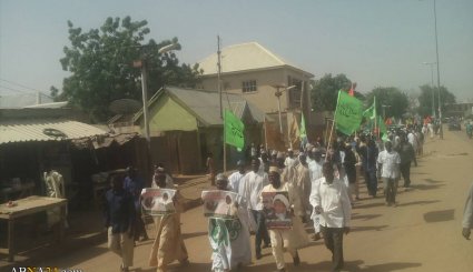 راهپیمایی شیعیان نیجریه اعلام همبستگی با شیخ زکزاکی