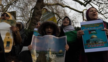  برپایی تظاهرات مقابل سفارت آمریکا در لندن