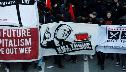 اعتراض سوئیسی‌ها به حضور ترامپ در اجلاس داووس + تصاویر