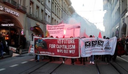 اعتراض سوئیسی‌ها به حضور ترامپ در اجلاس داووس + تصاویر